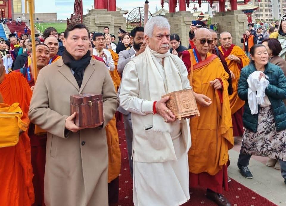 LG Manoj Sinha Departs to India with Holy Relics of Lord Buddha After Week-long Exposition in Russia