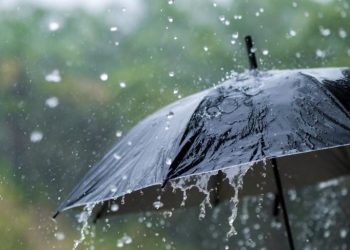 Amid snow, rain, weather office issues orange alert in J&K