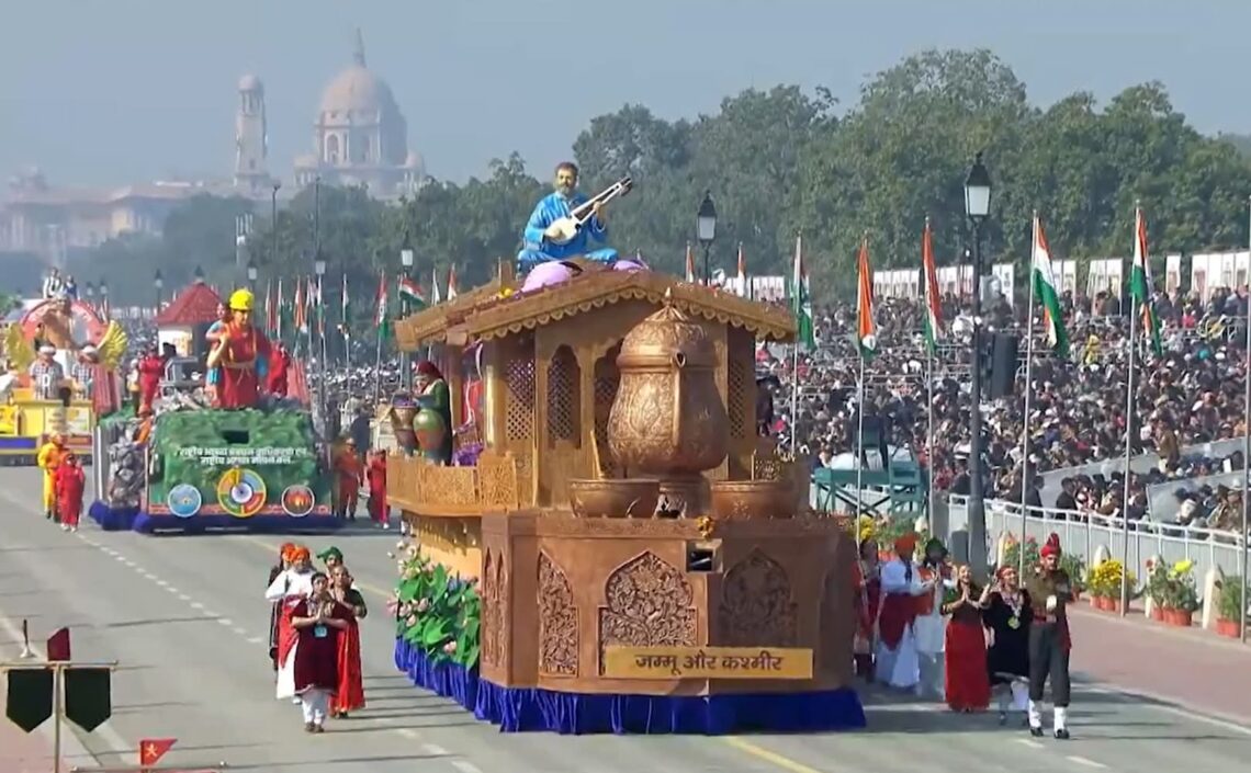 Crafts, music of J-K display cultural richness at Republic Day parade