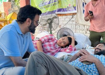 MP Aga Ruhullah Visits Jantar Mantar, Extends Support To Students On Hunger Strike
