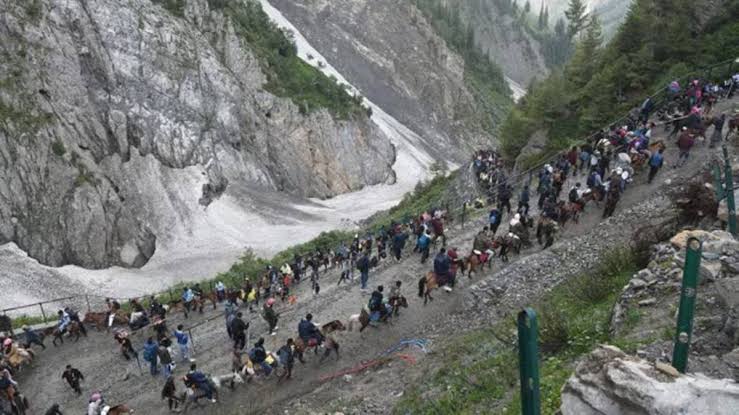 Amarnath Yatra suspended from both routes from tomorrow amid weather alert